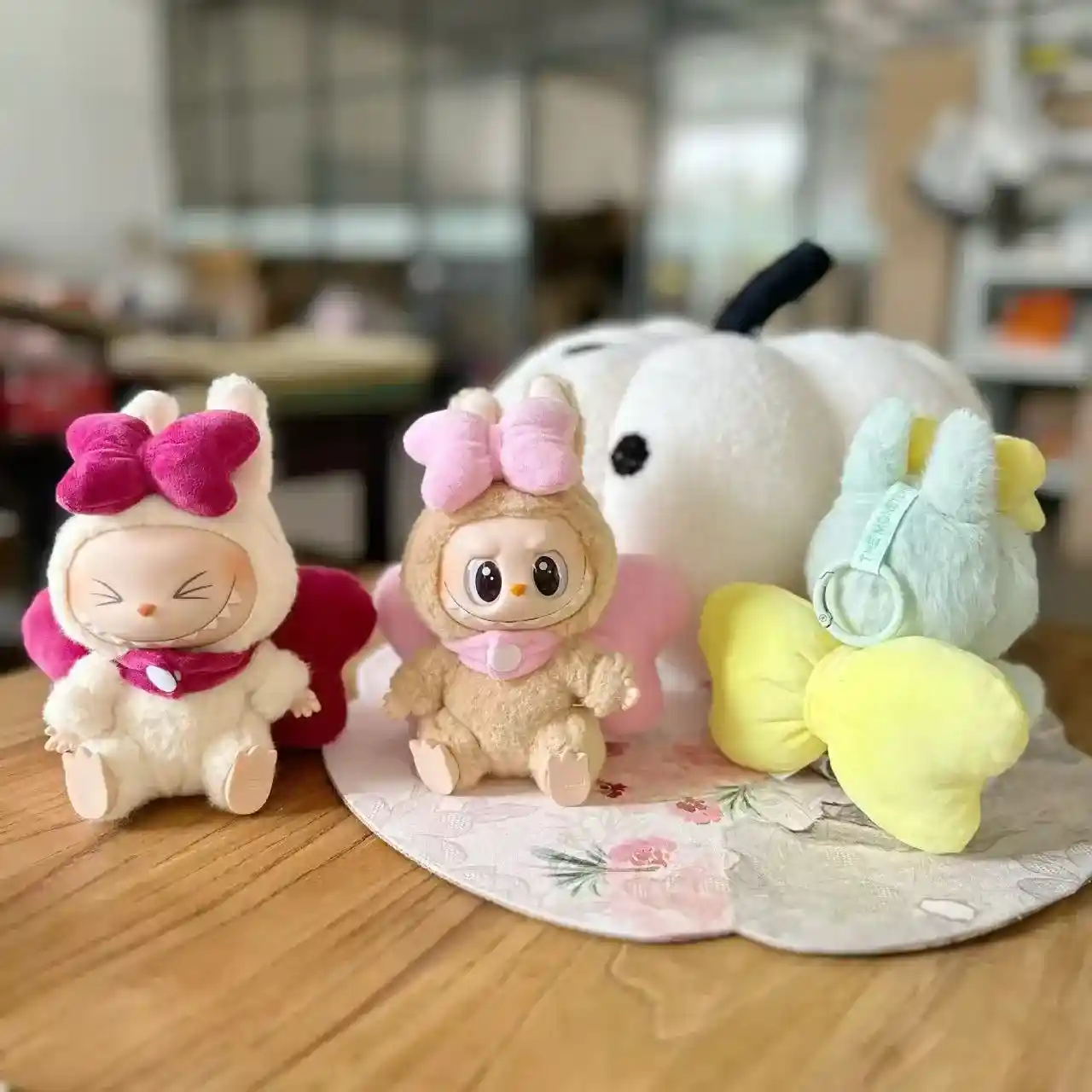 17cm Labubu doll pink bunny costume easy on and off design