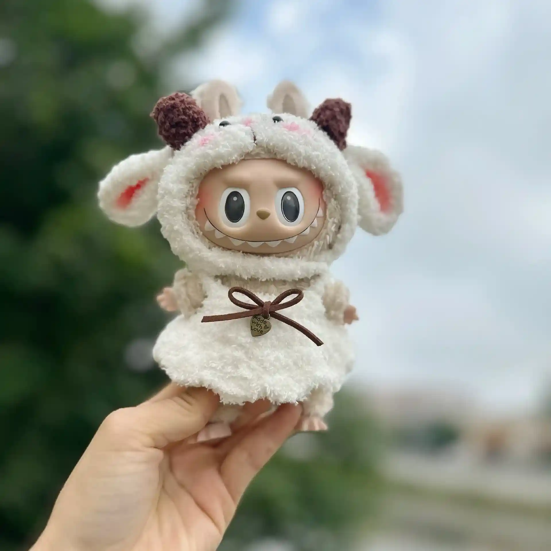 adorable 17cm Labubu bunny astronaut outfit collectors gift