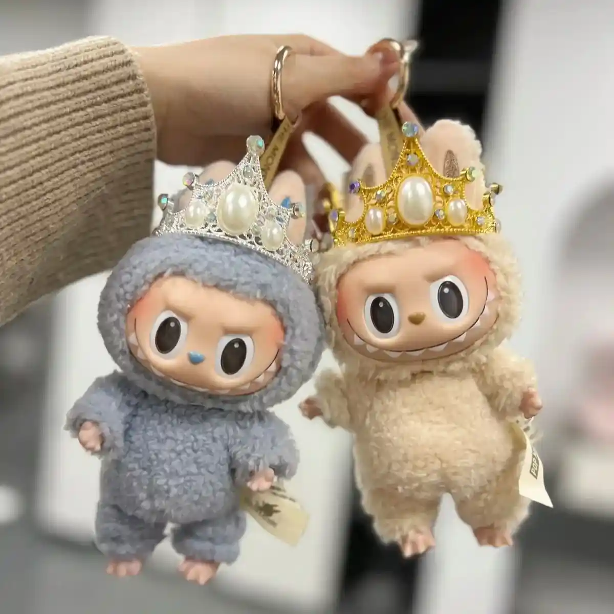 exquisite 17cm Labubu doll crown keychain for bag charm