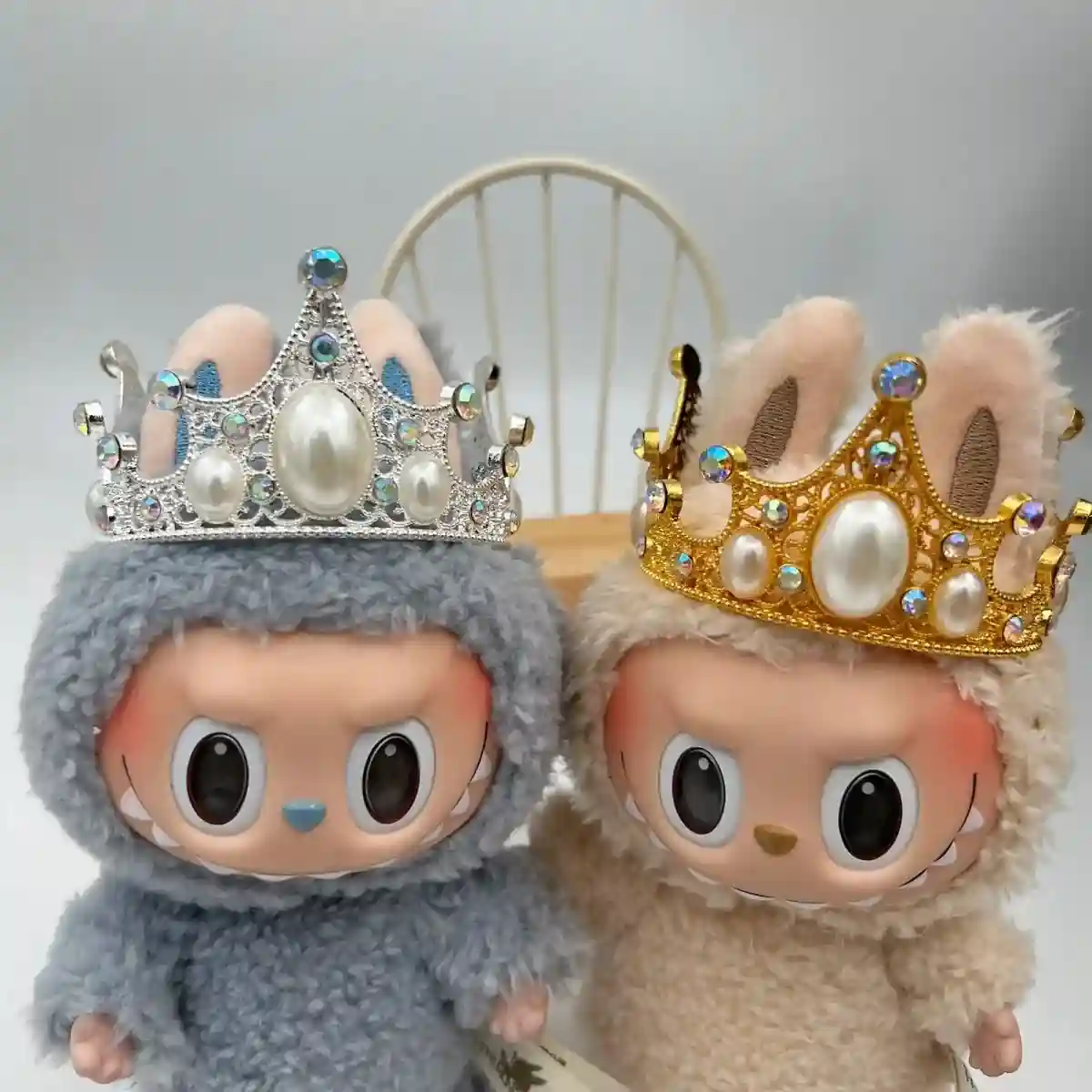 shiny gold crown for 17cm Labubu doll enhancing its charm