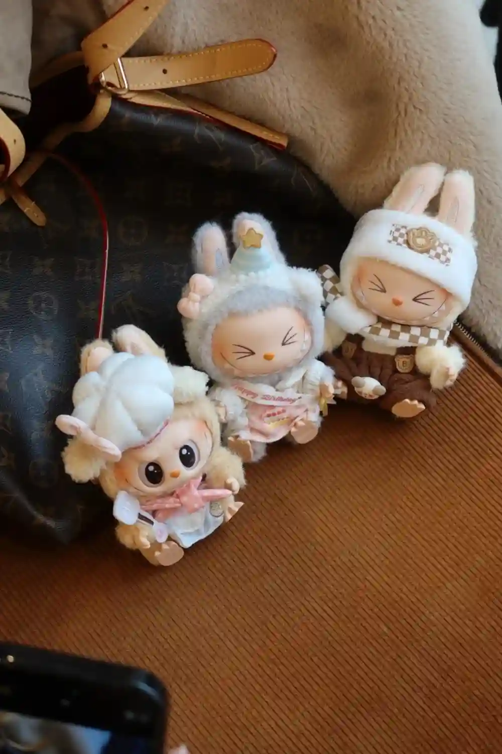 soft plush grey bunny outfit for 17cm Labubu doll